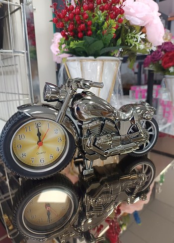 Diğer Gri Motosiklet Tasarımlı Masa Saati
