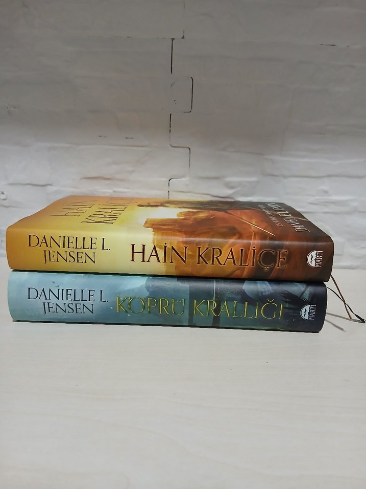 Danielle L. Jensen Kitap Seti: Koprü Krallığı & Hain Kraliçe - Görsel 3