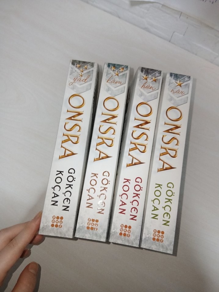 Onsra Serisi - Gökçen Koçan Roman Seti - Görsel 3