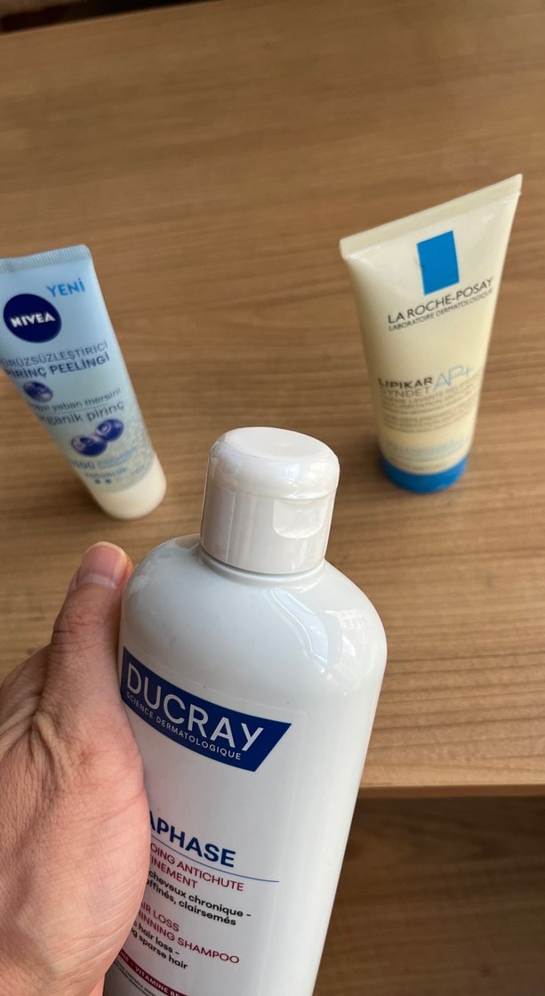 Ducray Anaphase Saç Dökülmesine Karşı Şampuan 400 ml - Görsel 2