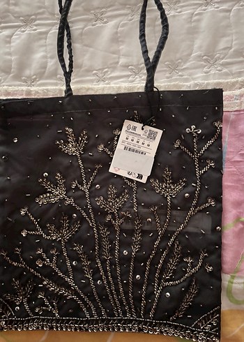 Boncuk İşlemeli Çanta Pull and bear etiketli