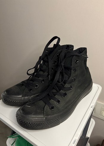 Siyah Converse