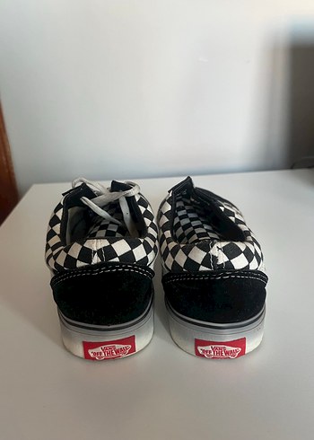 40 Beden beyaz Renk Vans 1 kere denendi olmadı