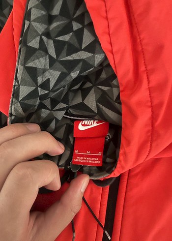 m Beden kırmızı Renk Nike orijinal hırka