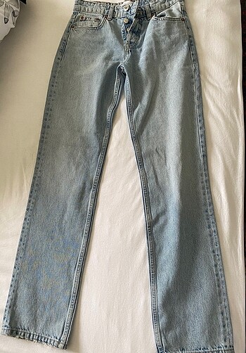 Zara mid-rise straight jeans