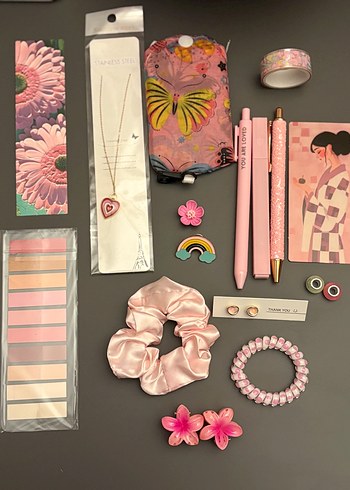 Pembe Temalı Aksesuar Seti