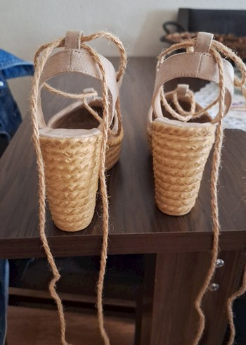 36 Beden Bej Süet Bağcıklı Kadın Dolgu Topuk Ayakkabı