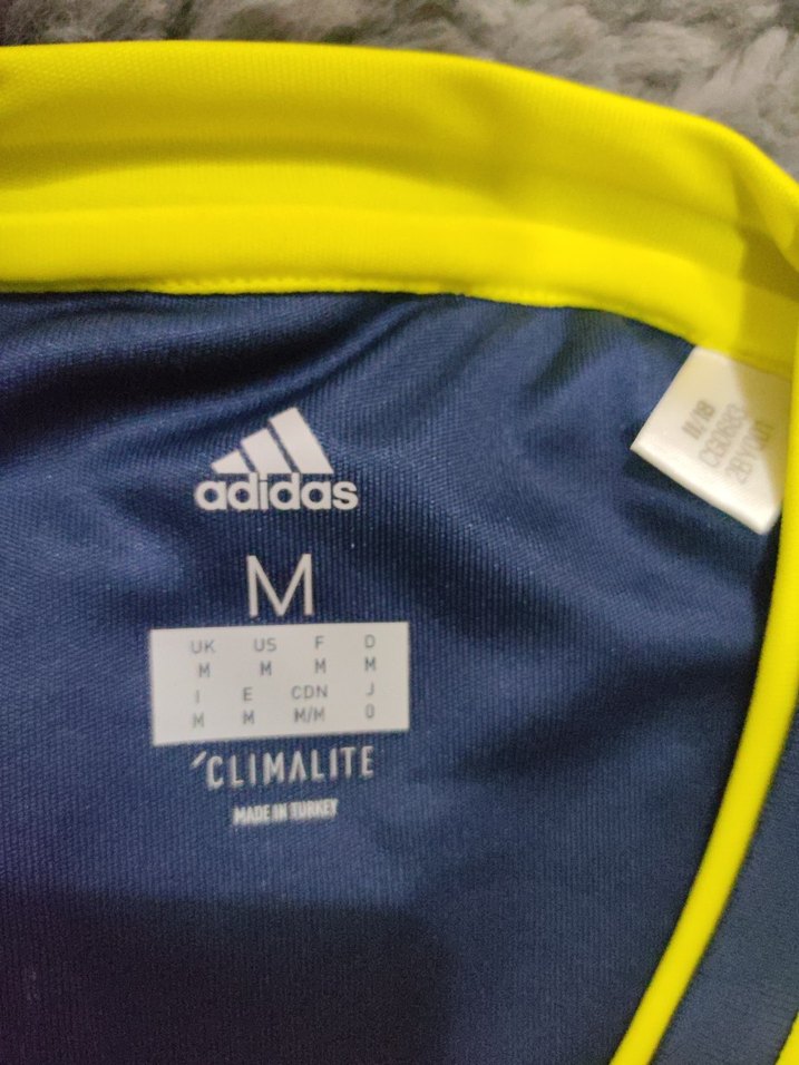 2018 Yılına ait ORJİNAL Fenerbahçe Forma - Görsel 2