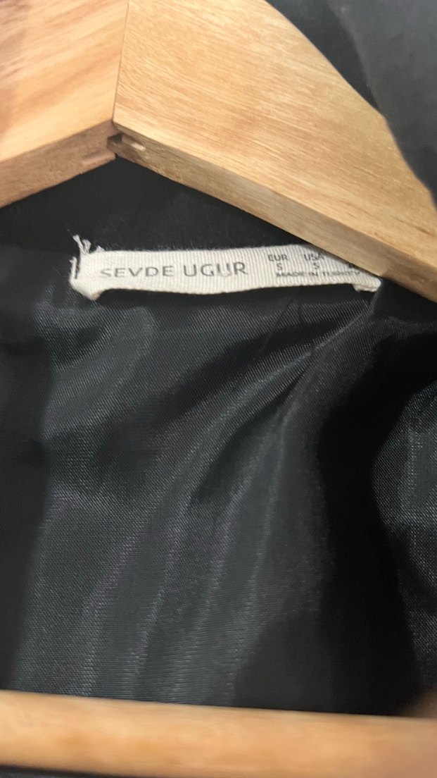 Sevde Uğur Siyah Klasik Kesim Kaban - Görsel 4