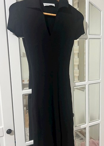 Bershka Siyah Yırtmaçlı Elbise - Görsel 2