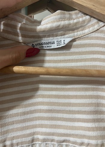 Stradivarius Bej Çizgili Keten Kadın Gömlek - Görsel 2