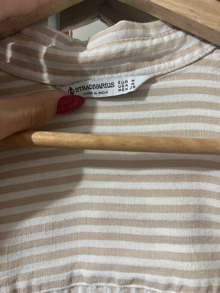 Stradivarius Bej Çizgili Keten Kadın Gömlek - Görsel 2