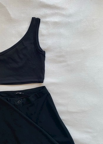 s Beden Tek Omuzlu Siyah Crop Top