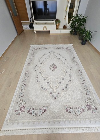 İşlemeli Beyaz Klasik Halı - Görsel 4