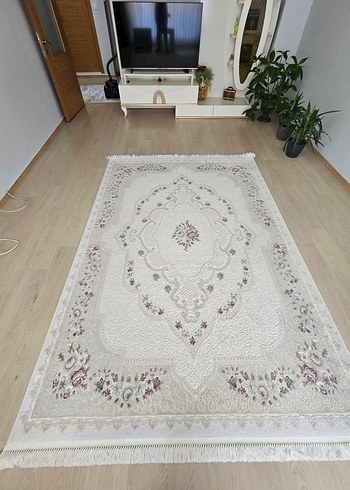 İşlemeli Beyaz Klasik Halı - Görsel 5