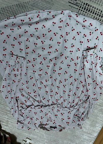 Kiraz desenle  oversıze gömlek - Görsel 3