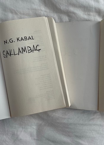 N.G. Kabal'dan İki Roman: Saklambaç ve Sobe