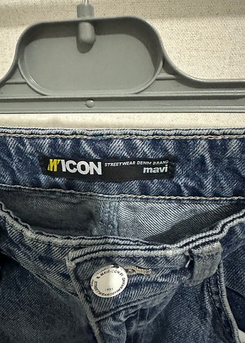 Mavi Yırtık Detaylı Gri Batik Desenli Kadın Jean - Görsel 4