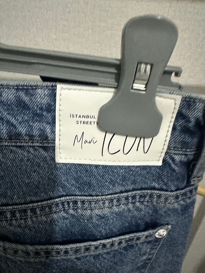 Mavi Yırtık Detaylı Gri Batik Desenli Kadın Jean - Görsel 3