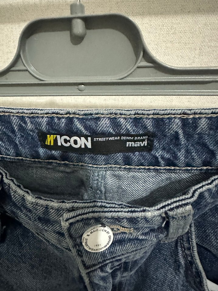 Mavi Yırtık Detaylı Gri Batik Desenli Kadın Jean - Görsel 4