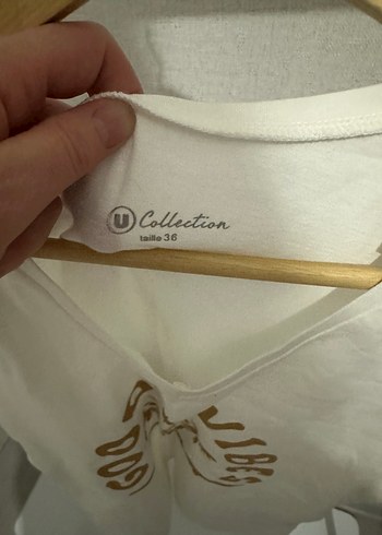 Beyaz V Yaka Baskılı Kadın Tişört - Görsel 3