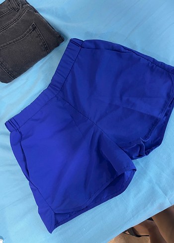 LC Waikiki Saten Parlak Mavi Mini Şort deniz şortu
