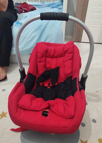 Kırmızı Bebek Oto Koltuğu