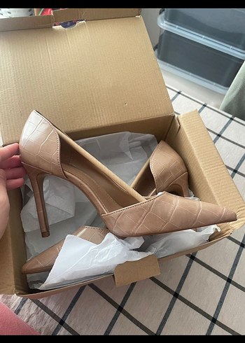 Bej Yılan Desenli Stiletto Topuklu Kadın Ayakkabı