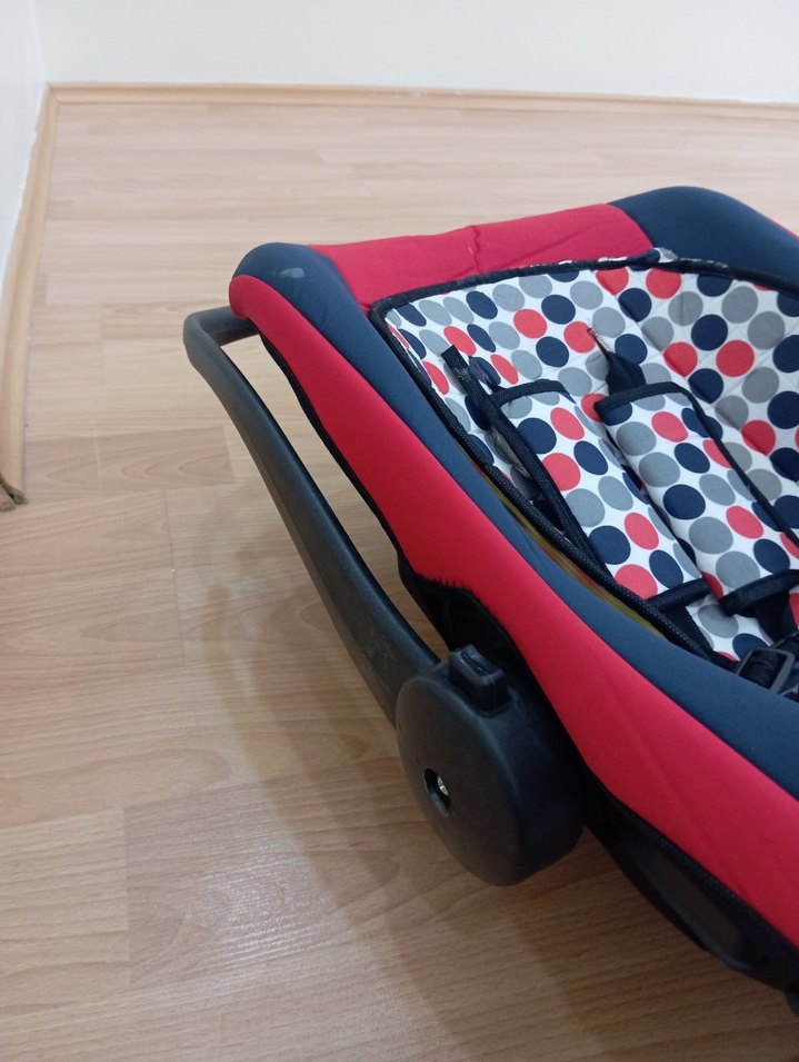 Renkli Desenli Bebek Oto Koltuğu Kırmızı - Görsel 2