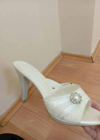 Dantel Detaylı Beyaz Stiletto Terlik - Görsel 2