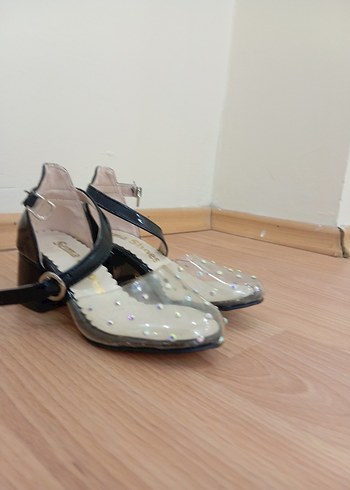 Kız Çocuk Siyah Payetli Özel Ayakkabı - Görsel 3