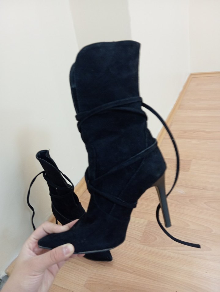 Siyah Süet Stiletto Topuklu Gotik Bot - Görsel 4