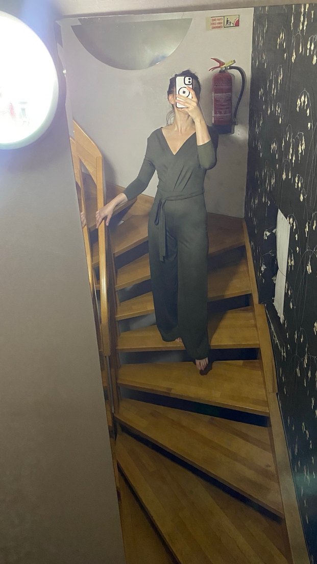 V Yaka Uzun Kollu Haki Kadın Tulum - Görsel 3