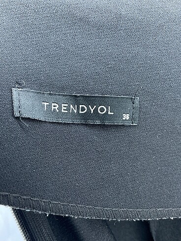 36 Beden siyah Renk Trendyol & Milla Kumaş Pantolon %70 İndirimli.