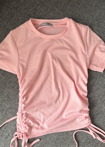 Pembe Kısa Kollu Büzgülü Tişört