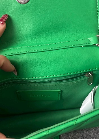 Beden yeşil Renk Bershka Yeşil Suni Deri Çanta
