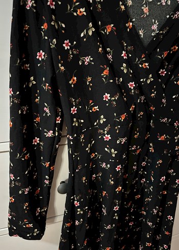 Çiçek Desenli Siyah Midi Elbise - Görsel 5