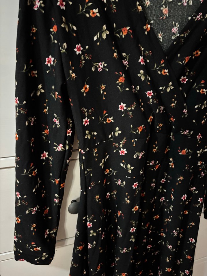 Çiçek Desenli Siyah Midi Elbise - Görsel 5