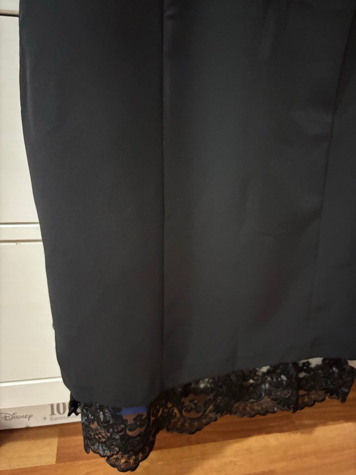 Siyah V Yakalı Gotik Drapeli Kadın Bluz - Görsel 3