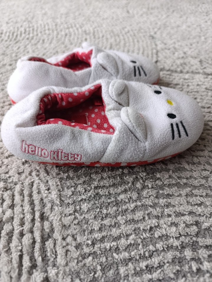 Kız Çocuk Beyaz Nakışlı Peluş Ev Terliği - Görsel 3