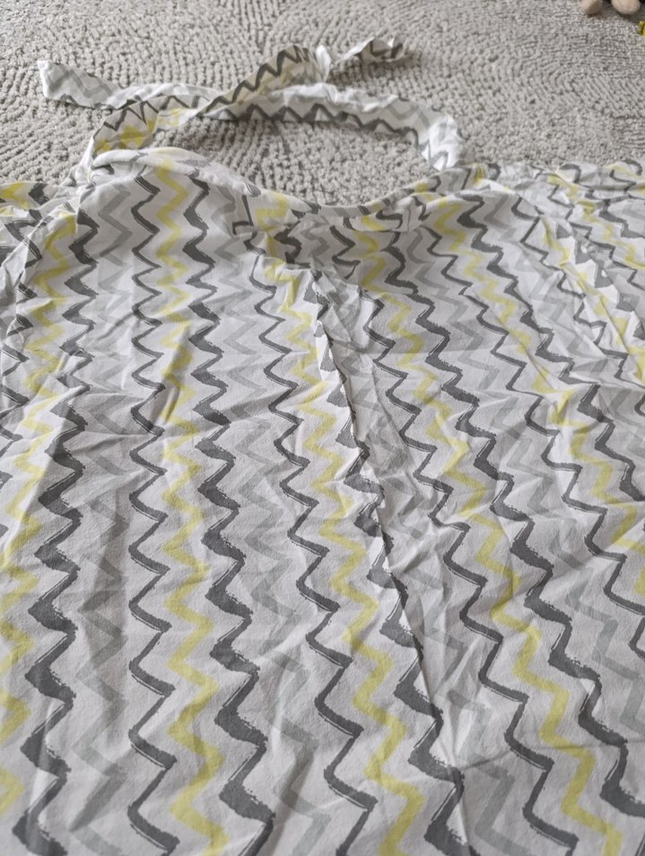 Gri Batik Desenli emzirme önlüğü - Görsel 2