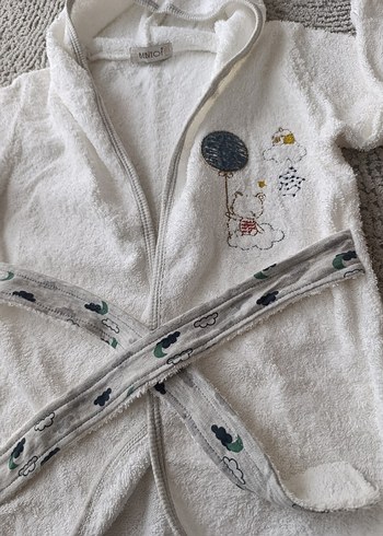 Kapüşonlu Erkek Çocuk Nakışlı Bornoz - Görsel 3