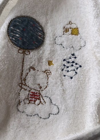 Kapüşonlu Erkek Çocuk Nakışlı Bornoz - Görsel 2