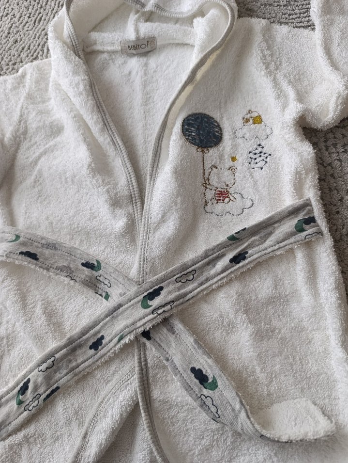 Kapüşonlu Erkek Çocuk Nakışlı Bornoz - Görsel 3