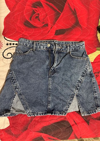 Kemer Detaylı Koyu Mavi Mini Denim Etek