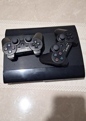 Sony PlayStation 3 Konsol ve 2 Kablosuz Kontrolcü