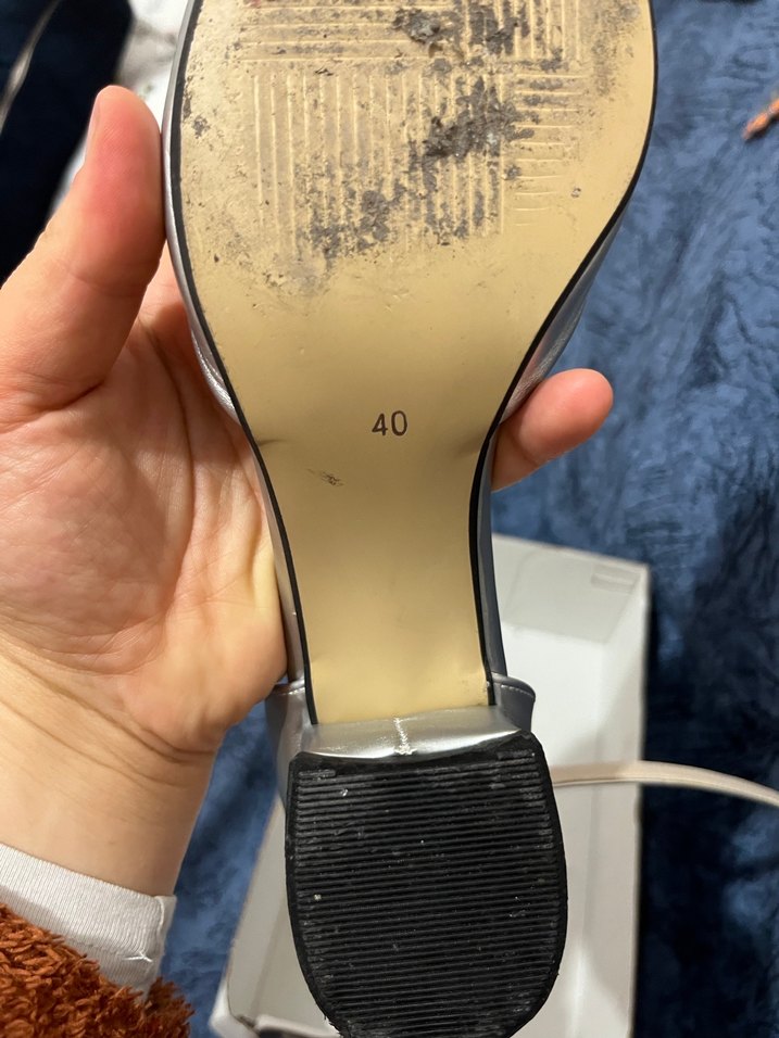 Gri Metalik Tokalı Kadın Topuklu Ayakkabı - Görsel 4