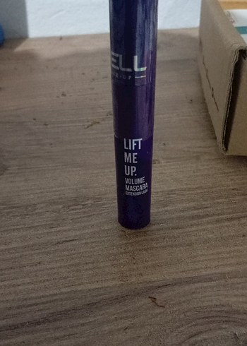 Parlak Mavi Maskara - Hacim ve Uzatma - Görsel 6