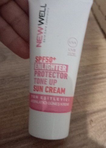 New Well SPF50+ Aydınlatıcı Güneş Kremi - Görsel 8