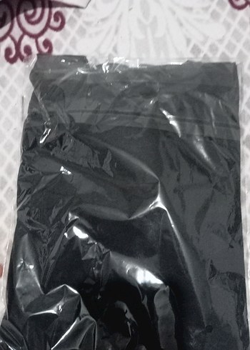 Siyah Baskılı Kız Tişörtü V Yaka - Görsel 4